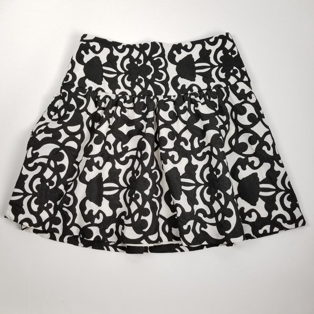 Ann Taylor Pleated Embroidered Design‎ Skirt